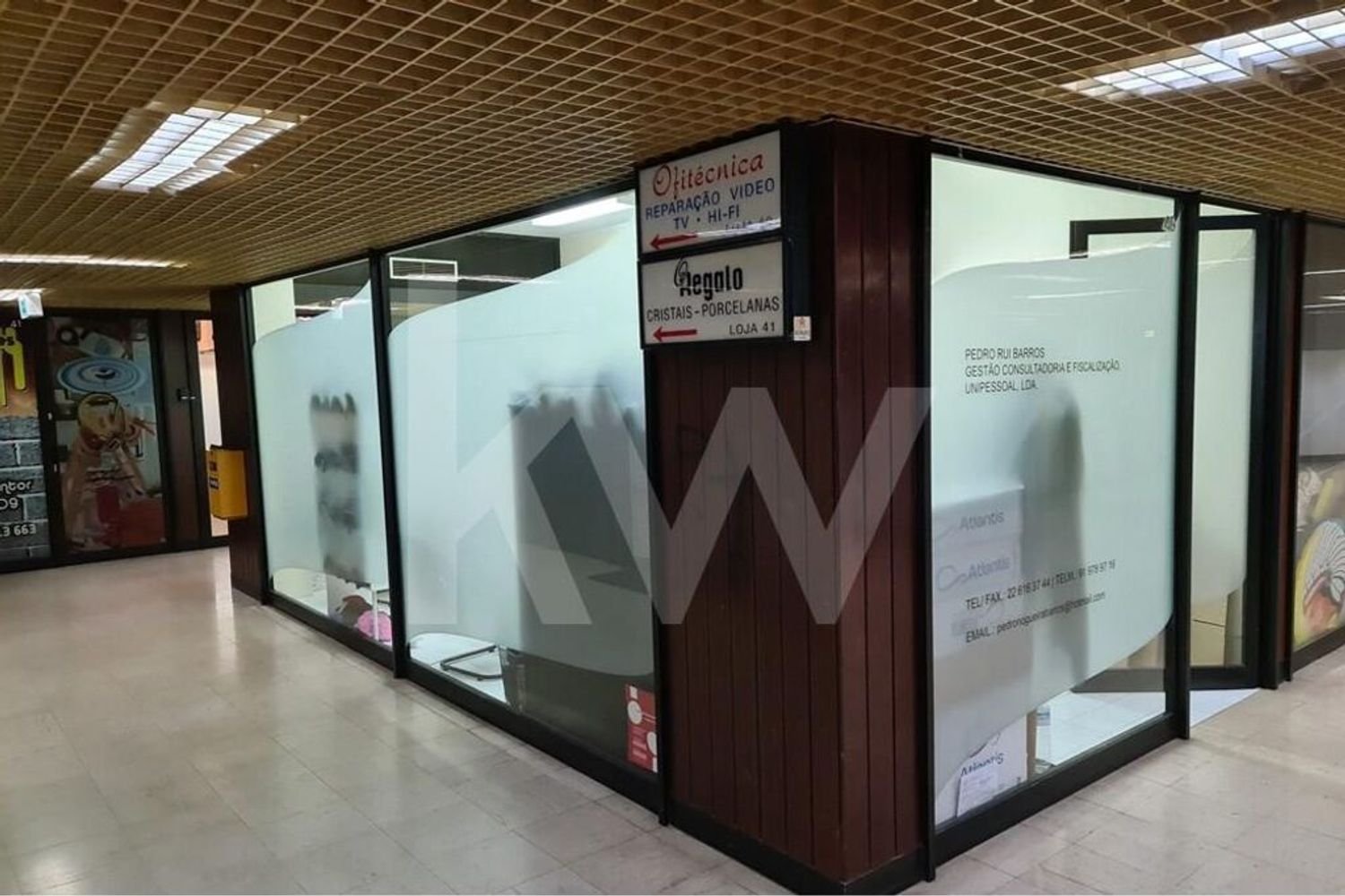 21m² Office in Porto, Portugal No. 50637