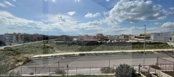 4غرفة شقة في Manfredonia, Italy رقم 24102 25