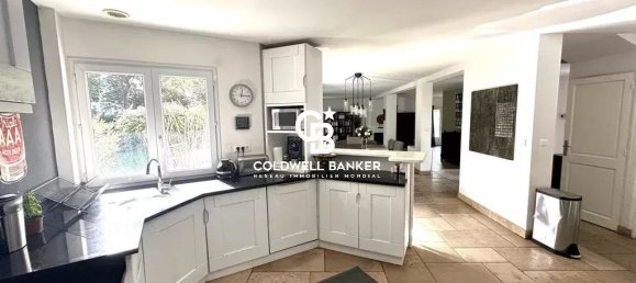 5 bedrooms Castles in Chatou, France No. 117138 12