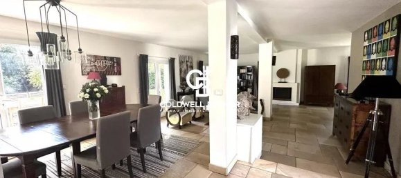 5 bedrooms Castles in Chatou, France No. 117138 4