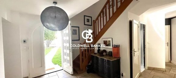 5 bedrooms Castles in Chatou, France No. 117138 15