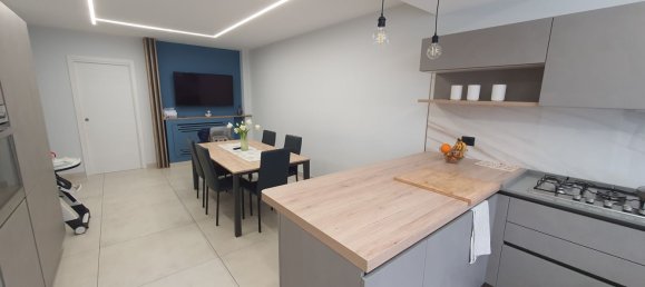 5 Schlafzimmer Haus in Striano, Italy, Nr. 164042 10