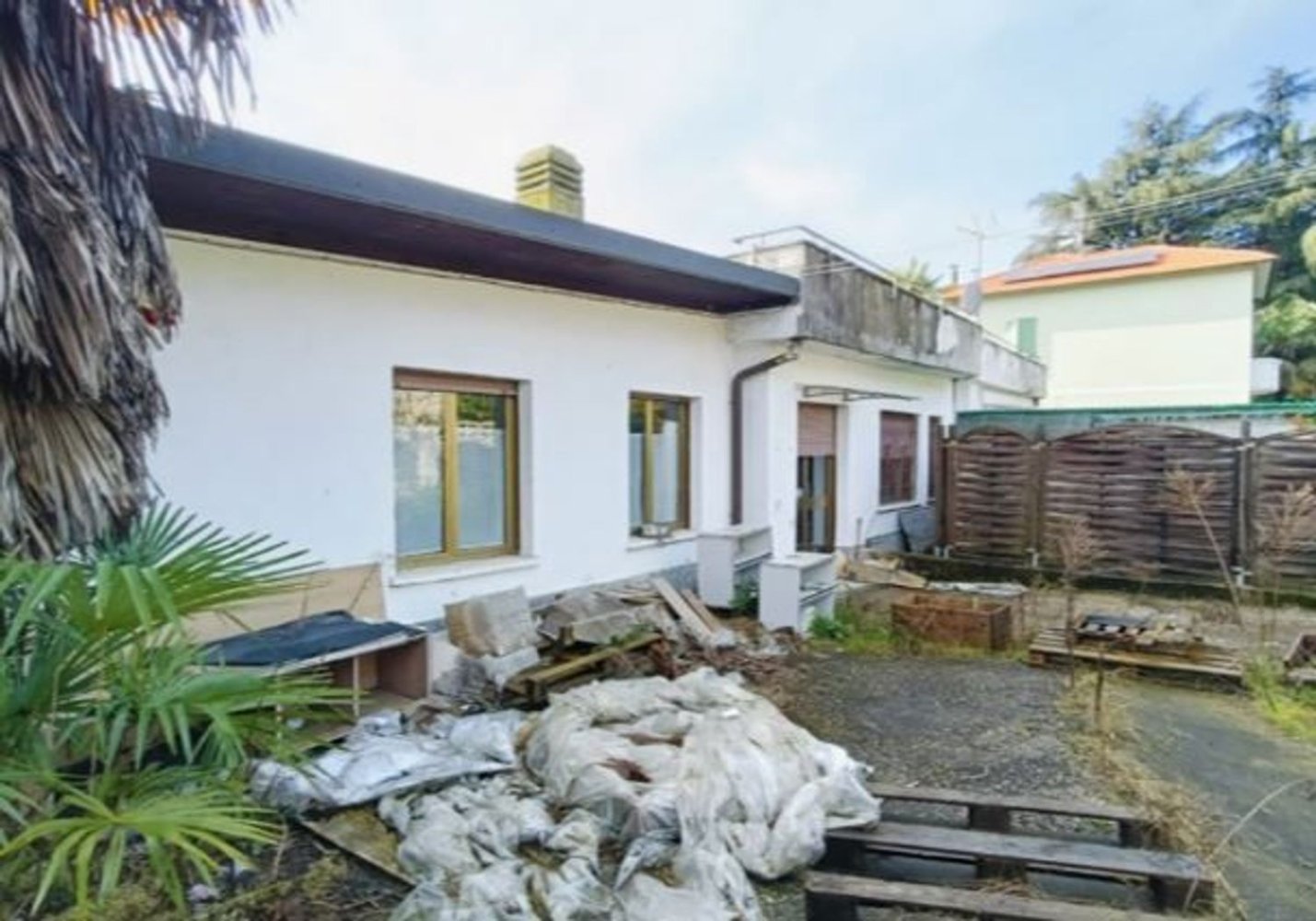 Propriété commerciale à Cassano Magnago, Italy 133m² No. 360943