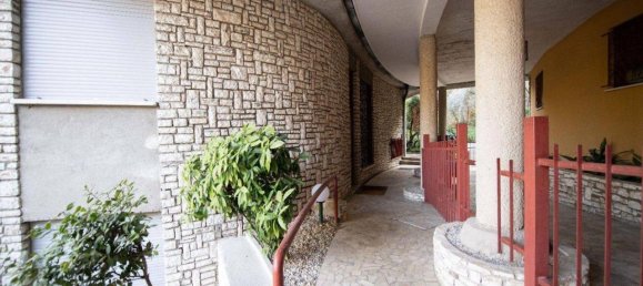 2 rooms Apartment in Gardone Riviera, Italy No. 40376 15