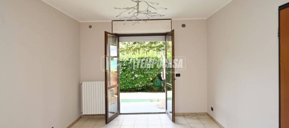 1 bedroom Apartment in Borgaro Torinese, Italy No. 279983 2