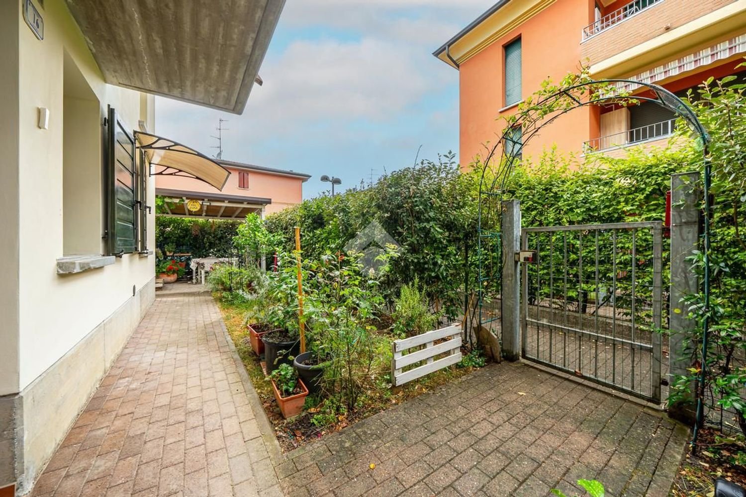 3 rooms Duplex in Reggio Emilia, Italy No. 268979