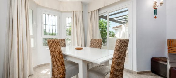 2 bedrooms Penthouse in Marbella, Spain No. 185421 5