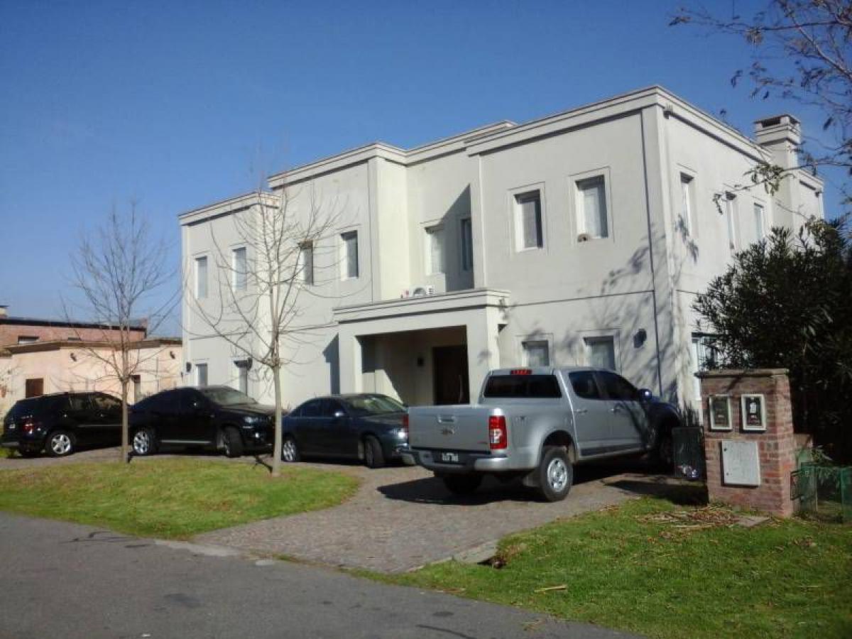 5 bedrooms House in Tigre, Argentina No. 7557