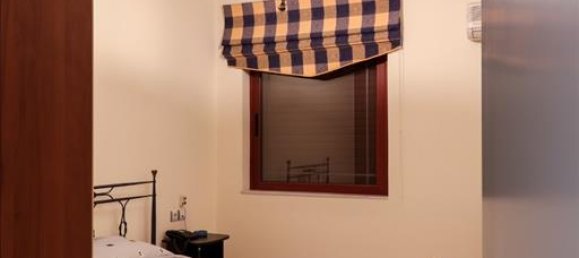 Propiedad comercial de 4 dormitorios en Malesina, Greece No. 4868 16