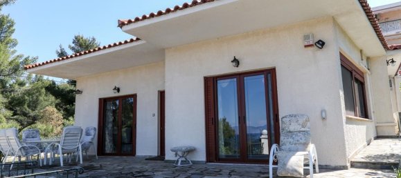 Propiedad comercial de 4 dormitorios en Malesina, Greece No. 4868 7