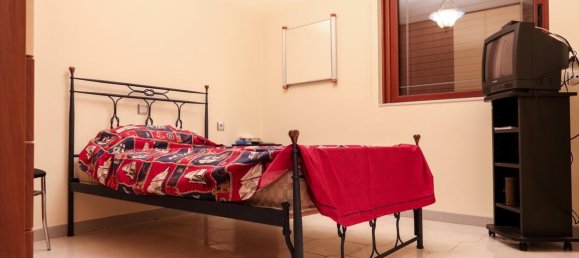 Propiedad comercial de 4 dormitorios en Malesina, Greece No. 4868 22