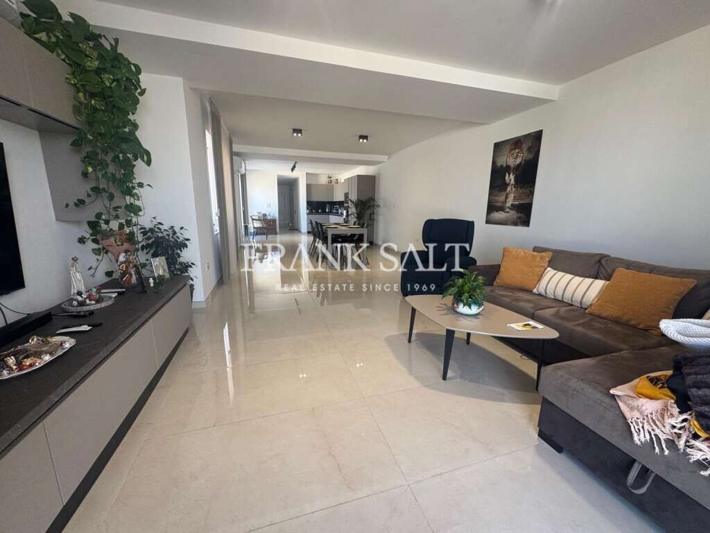 Ático de 2 dormitorios en Saint Julian's, Malta No. 492