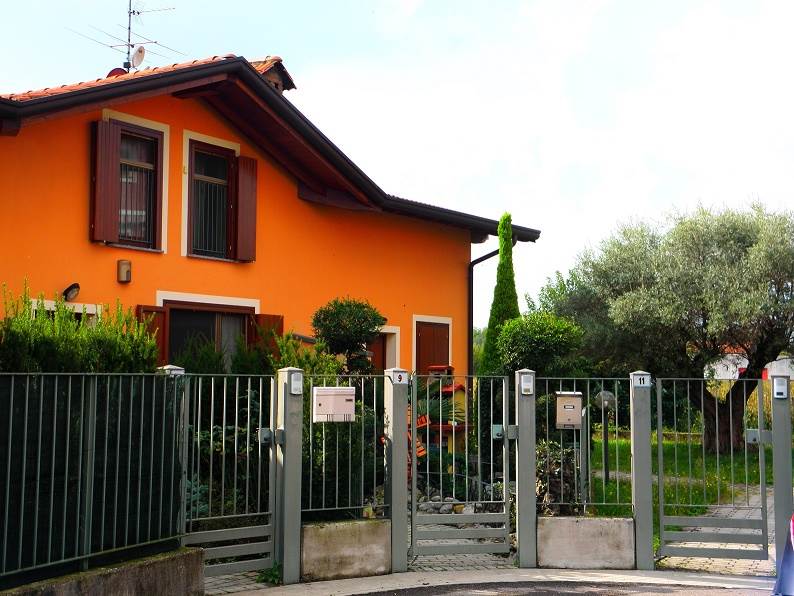 2 غرف نوم منزل في Madone, Italy رقم 125796