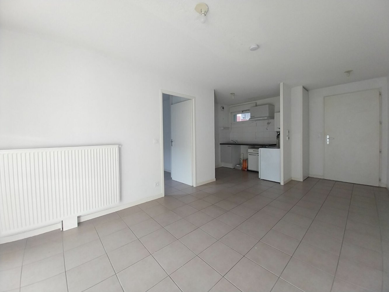 Apartamento de 1 dormitorio en Cenon, France No. 114356