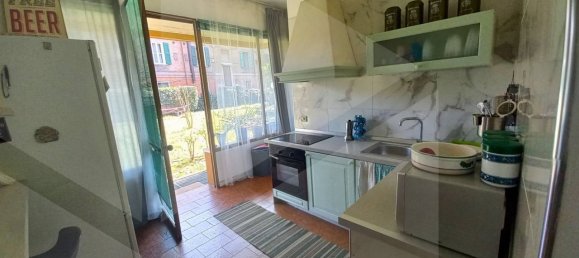 6 rooms Apartment in Bologna, Italy No. 17854 2
