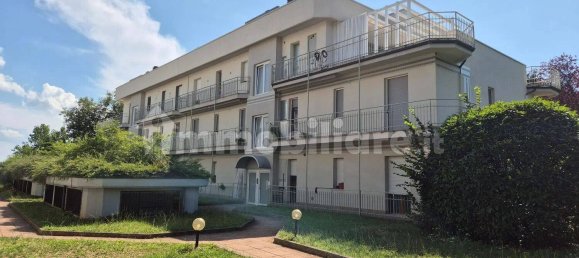 3 bedrooms Penthouse in Rovato, Italy No. 259431 4