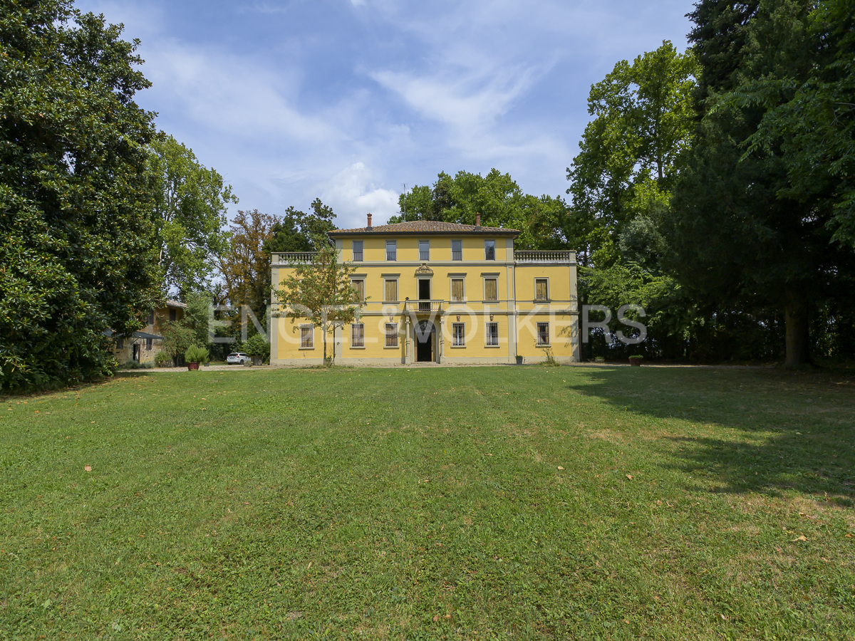 11 bedrooms Villa in Castello d'Argile, Italy No. 318211