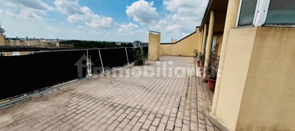 Apartamento T3 em Rho, Italy N.º 266860 7