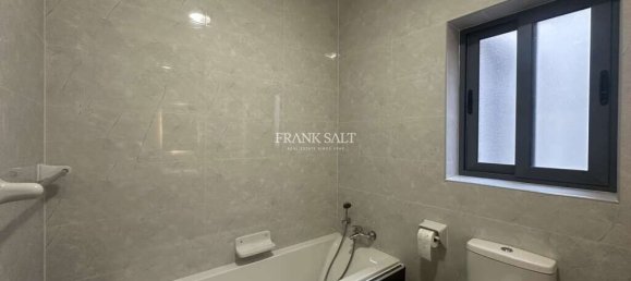 3 chambres Appartement à Luqa, Malta No. 8230 16