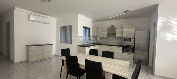 3 chambres Appartement à Luqa, Malta No. 8230 6