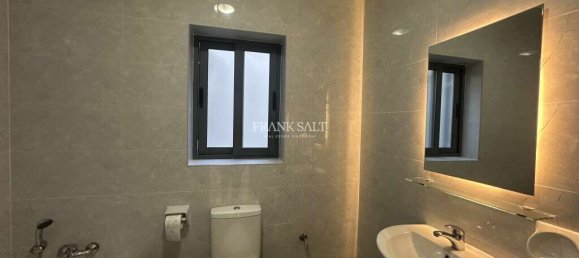 3 chambres Appartement à Luqa, Malta No. 8230 17