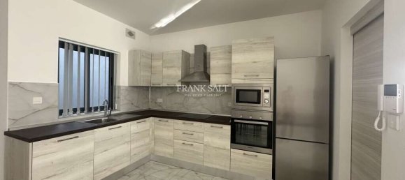 3 chambres Appartement à Luqa, Malta No. 8230 5