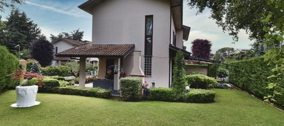 4 rooms House in Bernareggio, Italy No. 260012 34