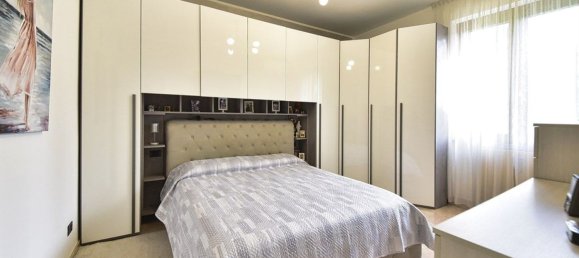 4 rooms House in Bernareggio, Italy No. 260012 8