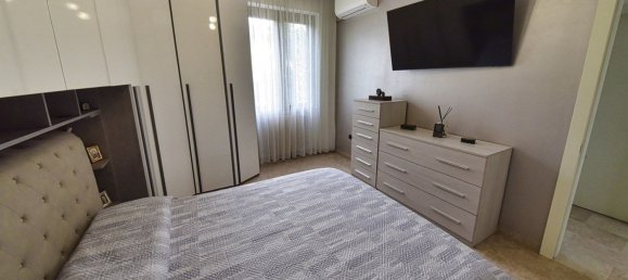 4 rooms House in Bernareggio, Italy No. 260012 5