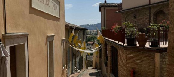 4 bedrooms Apartment in Gualdo Tadino, Italy No. 372337 16