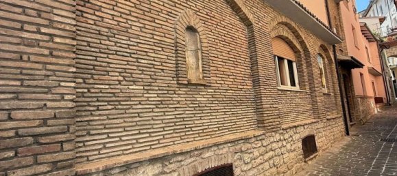 4 bedrooms Apartment in Gualdo Tadino, Italy No. 372337 6