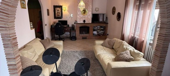4 bedrooms Apartment in Gualdo Tadino, Italy No. 372337 9