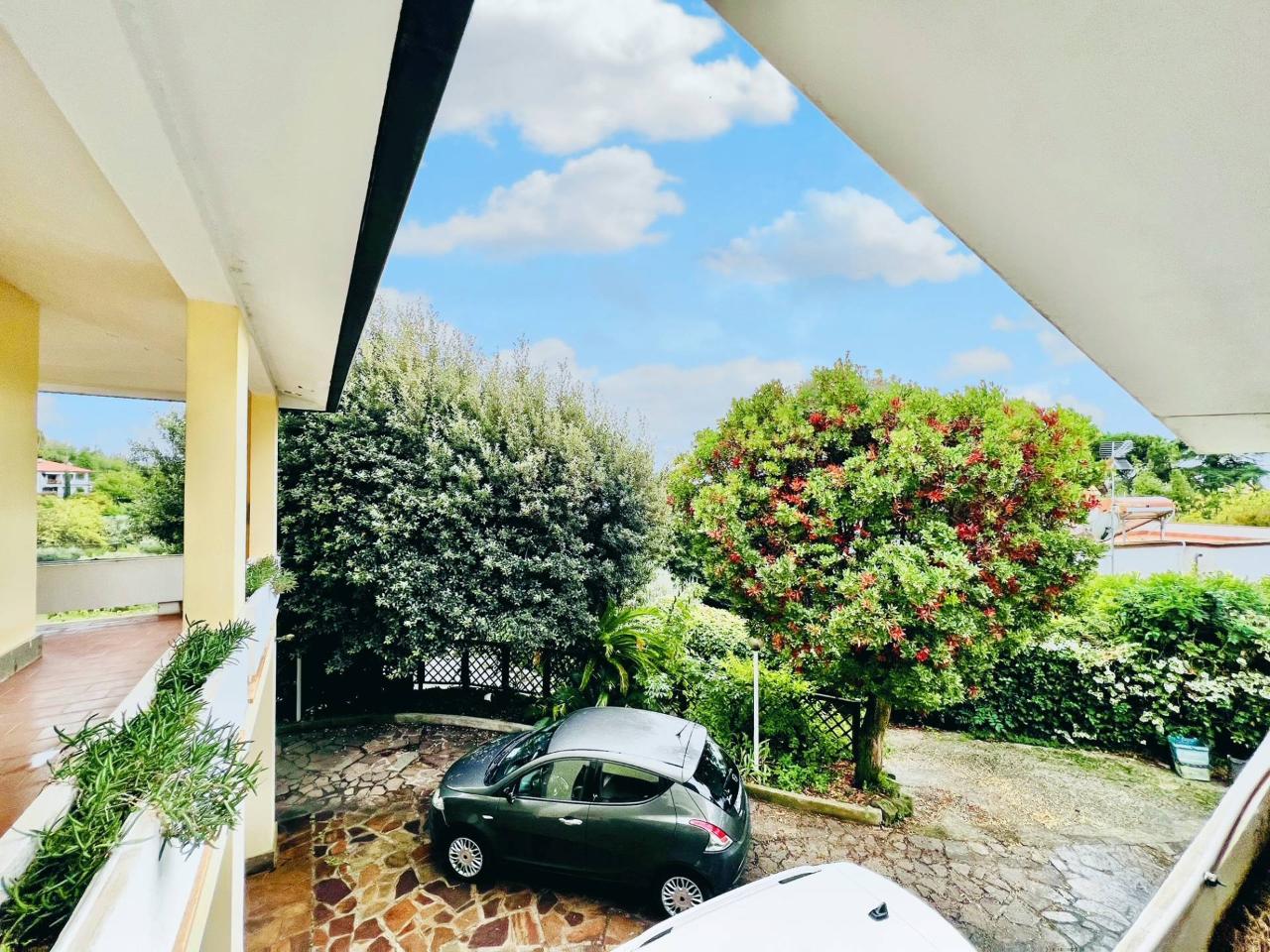 14 rooms Villa in Velletri, Italy No. 134851