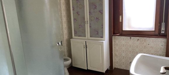 6 rooms Apartment in Avellino, Italy No. 153912 19