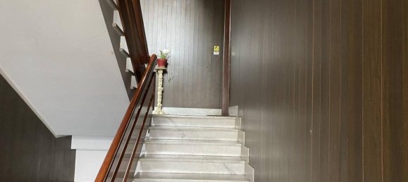 6 rooms Apartment in Avellino, Italy No. 153912 4