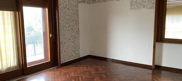 6 rooms Apartment in Avellino, Italy No. 153912 20