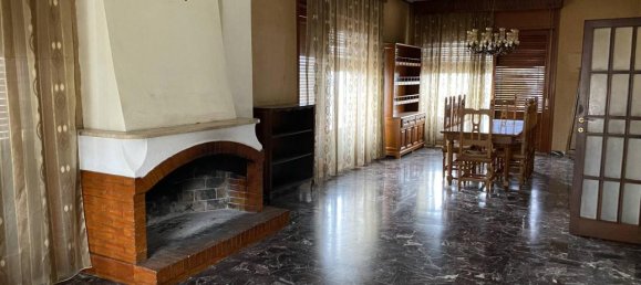 6 rooms Apartment in Avellino, Italy No. 153912 7