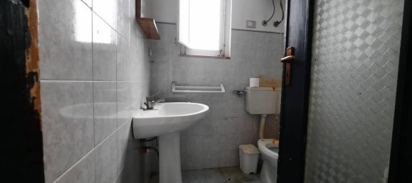 4 rooms Apartment in Palermo, Italy No. 274865 9