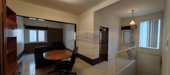 3 bedrooms House in Loures, Portugal No. 10129 2