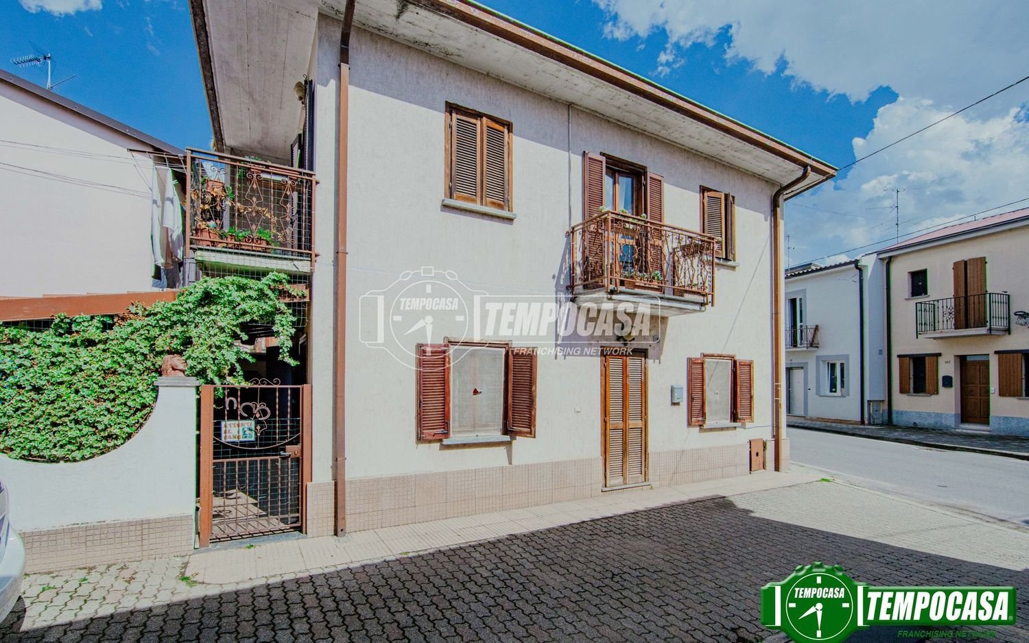 3 Schlafzimmer Haus in Magherno, Italy, Nr. 360882