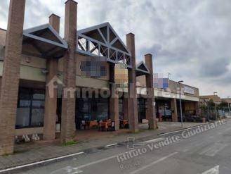 2 rooms Commercial property in Lendinara, Italy No. 284537