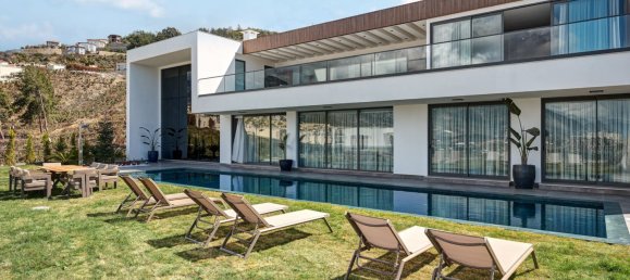 Villa 4+1 in Kargicak, Turkey No. 26364 2