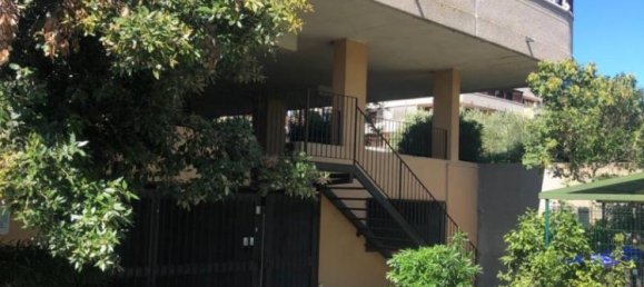 20m² Garage in Rome, Italy No. 327645 3