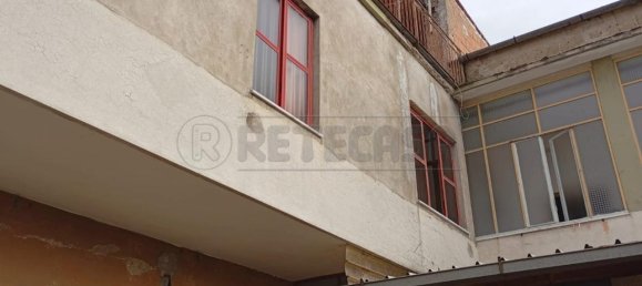 10 rooms House in Marcianise, Italy No. 36698 5