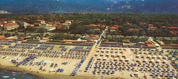 5 bedrooms Villa in Forte dei Marmi, Italy No. 189670 10