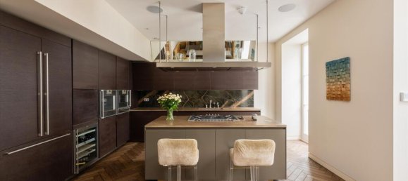 4 bedrooms Apartment in London, United Kingdom No. 7020 6