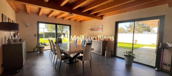 5 bedrooms House in Chartres, France No. 210791 4