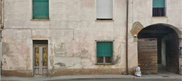 7 rooms Apartment in Pescarolo ed Uniti, Italy No. 185312 3