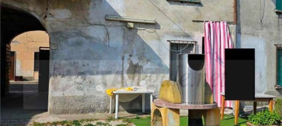 7 rooms Apartment in Pescarolo ed Uniti, Italy No. 185312 4