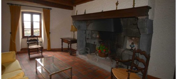 Casa de 3 dormitorios en Olby, France No. 205452 6